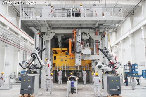 恒大汽車 黑燈工廠 亮相 2545臺(tái)機(jī)器人作業(yè),來(lái)看看到底有多酷